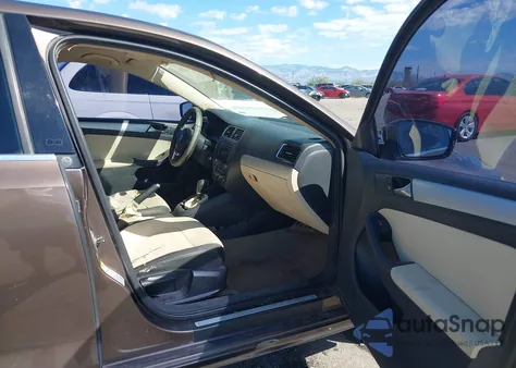 2011 Volkswagen Jetta из США, поврежденный, VIN 3VWLW21K6BM312750